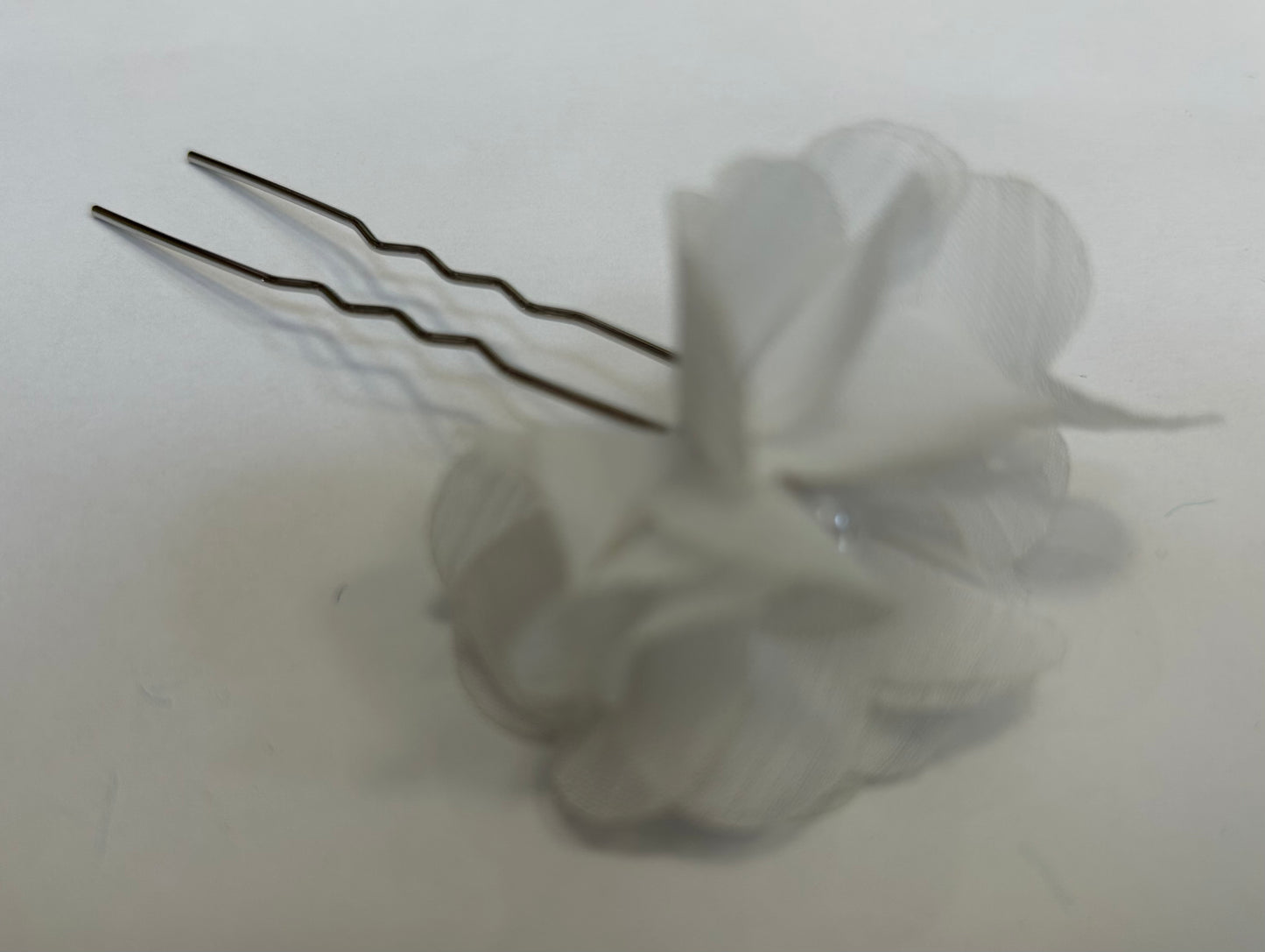 Beautiful Bowtique White Flower Hair Pins